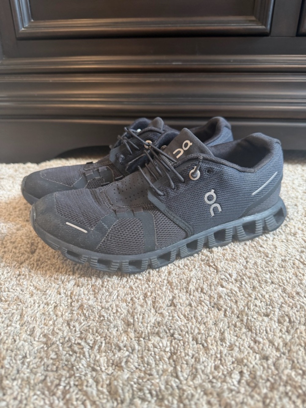On Cloud Black Women Running Shoes Size 8